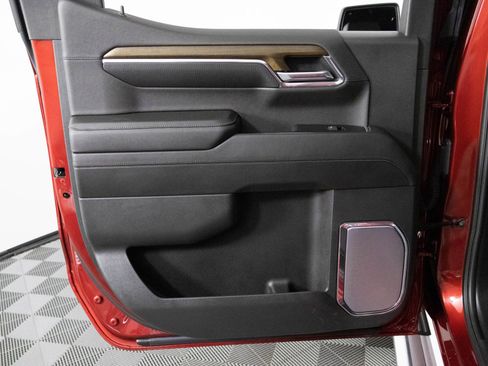 Used 2024 Chevrolet Silverado 1500 High Country w/ High Country Premium Package image 39