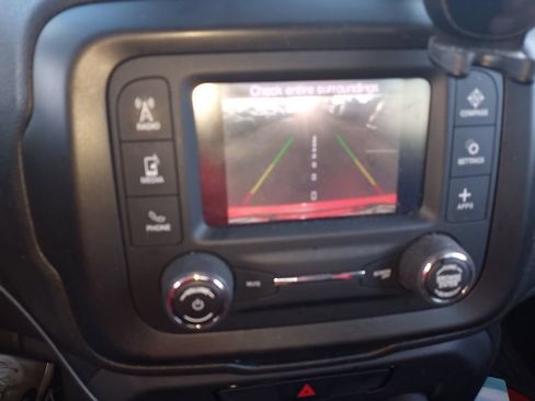 Used 2020 Jeep Renegade Sport w/ Sport Appearance Group FWD image 16