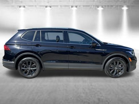 Certified 2024 Volkswagen Tiguan SE FWD image 7
