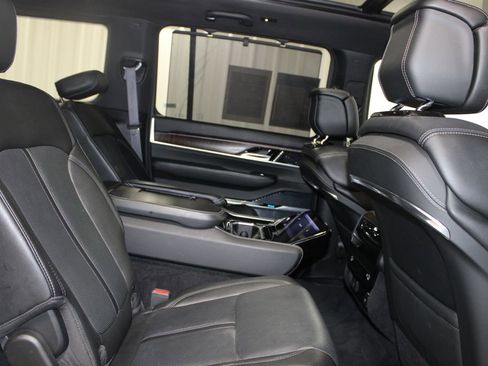 Used 2023 Jeep Grand Wagoneer 4WD image 32