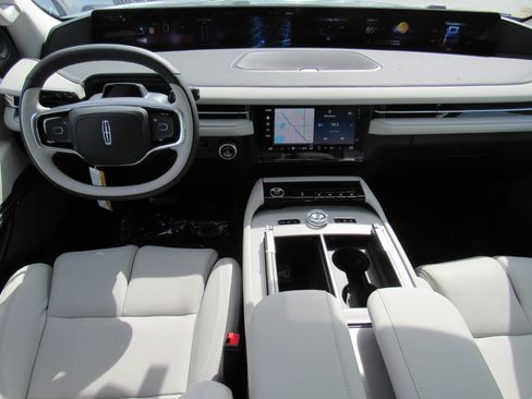 New 2025 Lincoln Navigator Reserve image 15