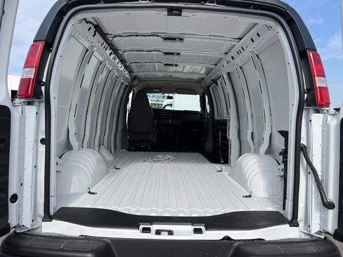 Used 2025 Chevrolet Express 3500 Extended w/ Driver Convenience Package image 3