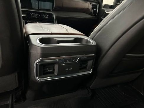 Used 2024 GMC Sierra 2500 Denali Ultimate AWD/4WD image 11