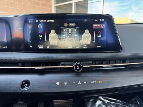 Used 2023 Nissan Ariya FWD image 27