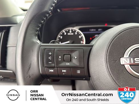 Used 2025 Nissan Pathfinder SV image 23