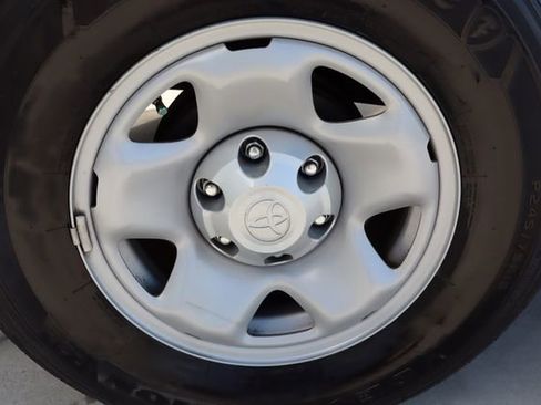 Used 2022 Toyota Tacoma SR w/ SR Convenience Package image 40