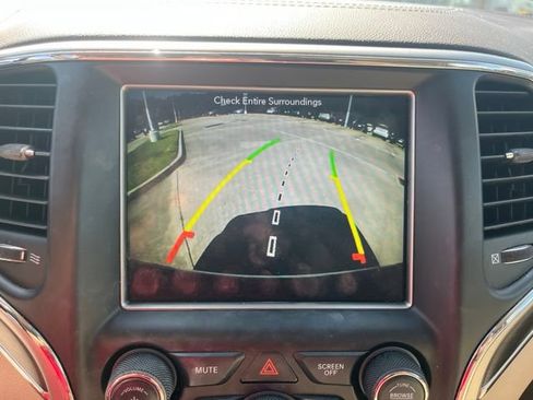 Used 2018 Jeep Grand Cherokee Overland RWD image 25