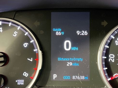 Used 2021 Toyota RAV4 LE FWD image 21