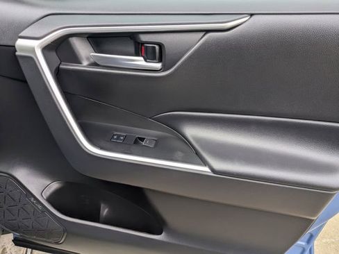 Used 2023 Toyota RAV4 AWD Hybrid image 34