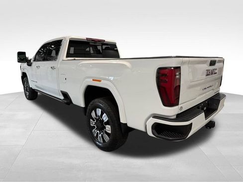 Used 2025 GMC Sierra 2500 Denali w/ Max Trailering Package AWD/4WD image 7