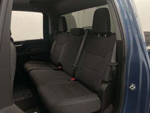 Used 2024 Chevrolet Silverado 2500 Custom w/ Custom Value Package image 17