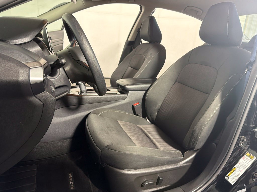 Used 2024 Nissan Altima 2.5 SV FWD image 10