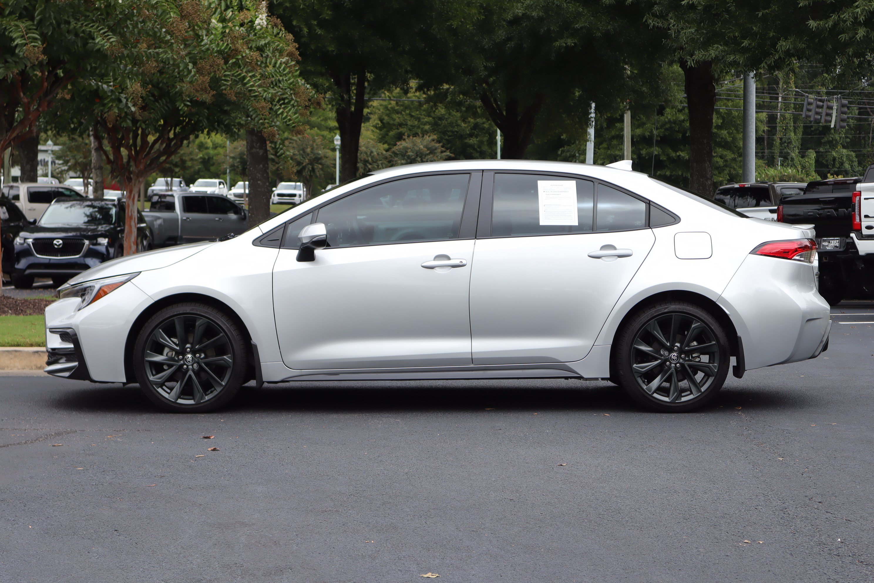 Used 2026 Toyota Corolla SE FWD image 5