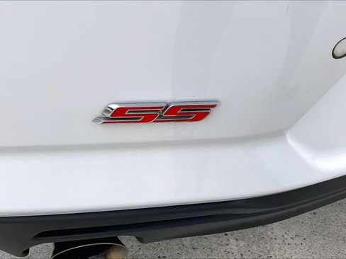 Used 2019 Chevrolet Camaro SS RWD image 9