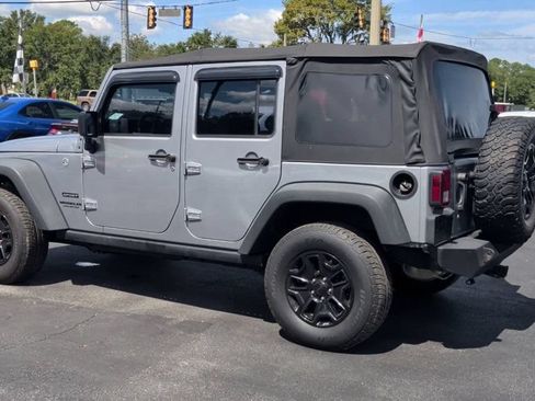 Used 2016 Jeep Wrangler Unlimited Sport w/ Connectivity Group AWD/4WD image 6