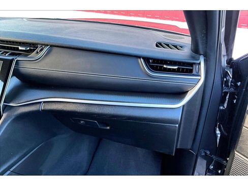 Used 2024 Jeep Grand Cherokee L Laredo image 17