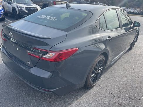 Used 2025 Toyota Camry SE w/ Multimedia Upgrade Package image 5