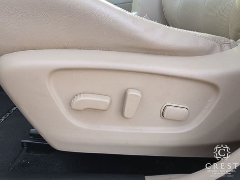 Used 2018 Nissan Rogue SL w/ Premium Package image 11