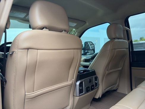 Used 2020 Ford F250 Lariat w/ Lariat Ultimate Package image 26