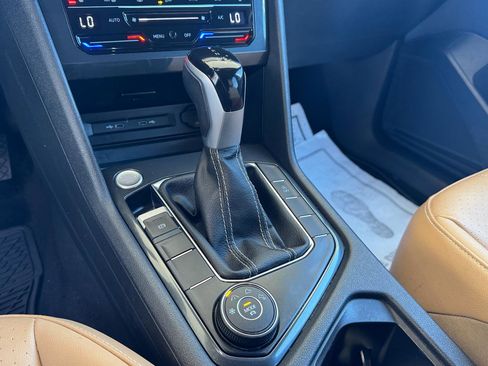 Used 2024 Volkswagen Tiguan SE image 20