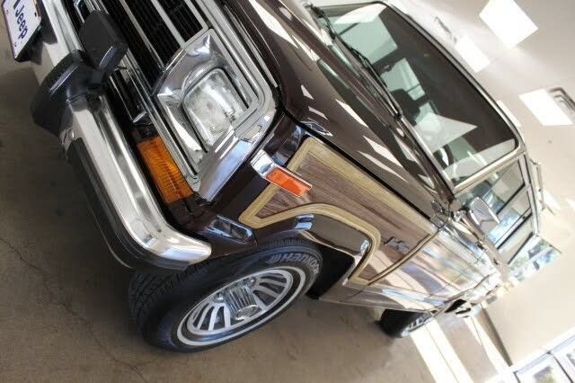 Used 1989 Jeep Grand Wagoneer AWD/4WD image 15