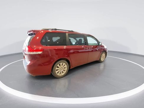 Used 2014 Toyota Sienna Limited AWD/4WD image 8