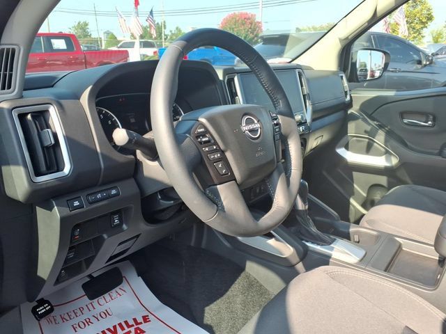 Used 2025 Nissan Frontier SV w/ SV Convenience Package RWD image 14