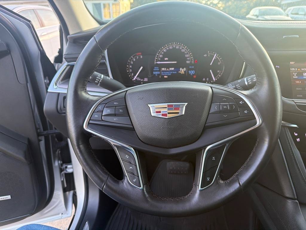 Used 2017 Cadillac XT5 Premium Luxury w/ LPO, Wheel Lock Package FWD image 21