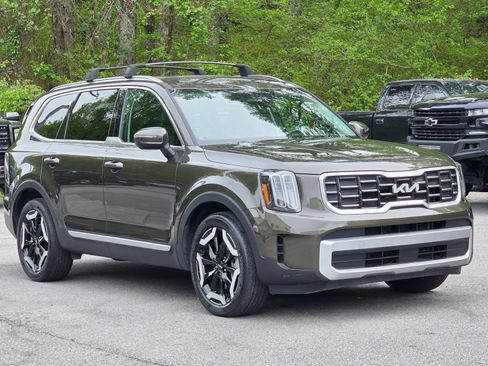 Used 2023 Kia Telluride S image 9