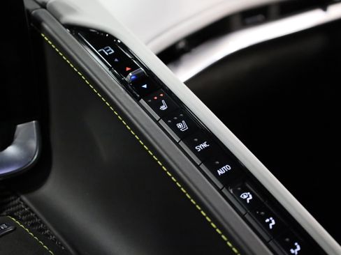 Used 2022 Chevrolet Corvette Stingray Premium Conv w/ Z51 Performance Package image 35