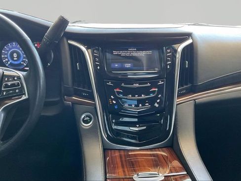 Used 2016 Cadillac Escalade 2WD image 9