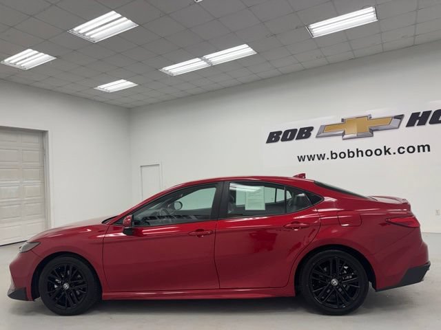 Used 2025 Toyota Camry SE FWD image 8