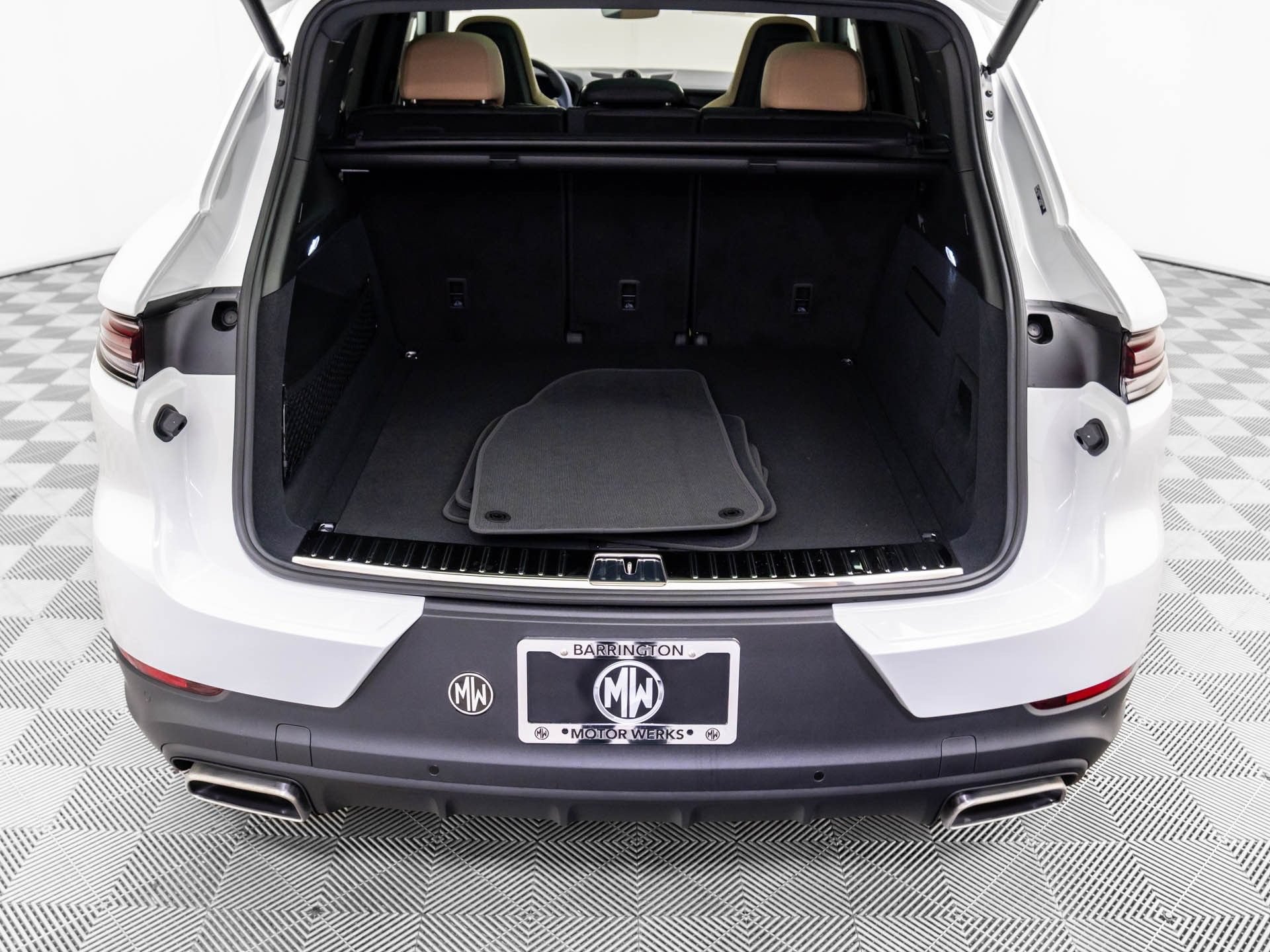 Certified 2026 Porsche Cayenne AWD/4WD image 31