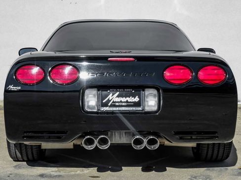 Used 2004 Chevrolet Corvette Coupe w/ Roof Package image 9