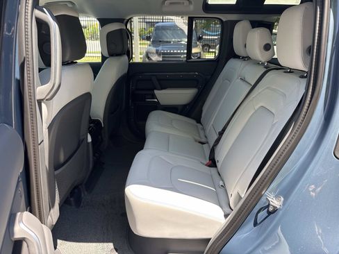 New 2026 Land Rover Defender 110 X-Dynamic SE AWD/4WD image 13