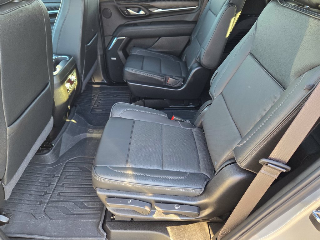 Used 2024 GMC Yukon Denali AWD/4WD image 13