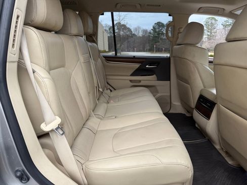 Used 2016 Lexus LX 570 4WD w/ Luxury Package image 38