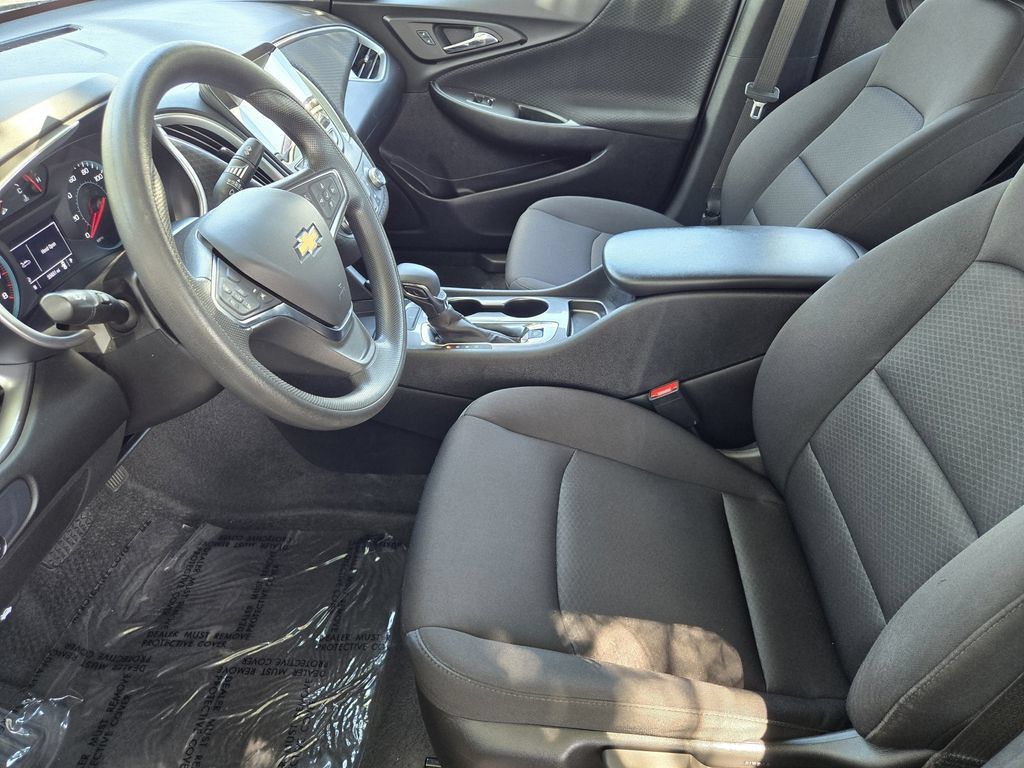 Used 2024 Chevrolet Malibu LS FWD image 9