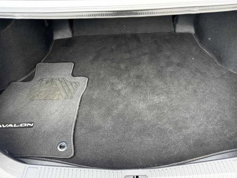 Used 2019 Toyota Avalon XSE image 53