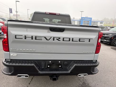 Used 2025 Chevrolet Silverado 1500 Custom Trail Boss AWD/4WD image 8