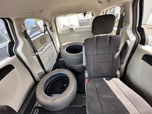 Used 2011 Dodge Grand Caravan Mainstreet w/ PWR Convenience Group FWD image 23
