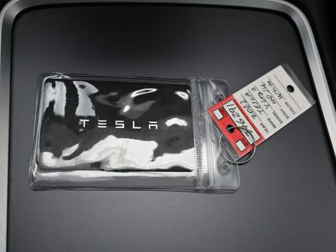 Used 2022 Tesla Model Y Long Range image 34