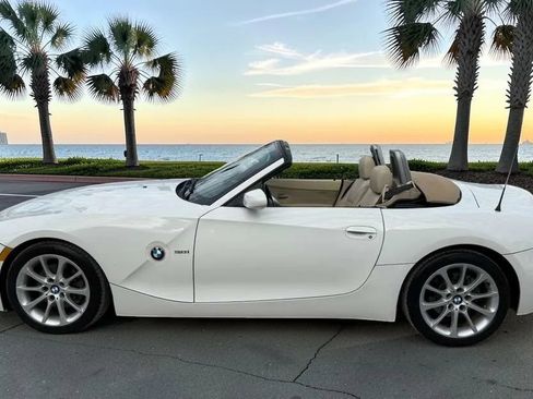 Used 2006 BMW Z4 3.0i RWD image 6