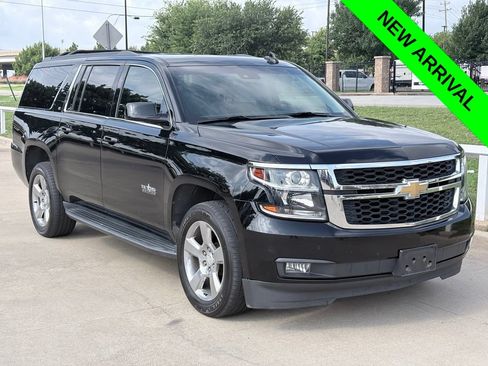 Used 2019 Chevrolet Suburban LT RWD image 1