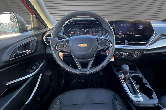 Used 2026 Chevrolet Trax LS FWD image 8