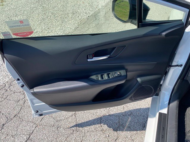Certified 2025 Toyota Prius FWD image 14