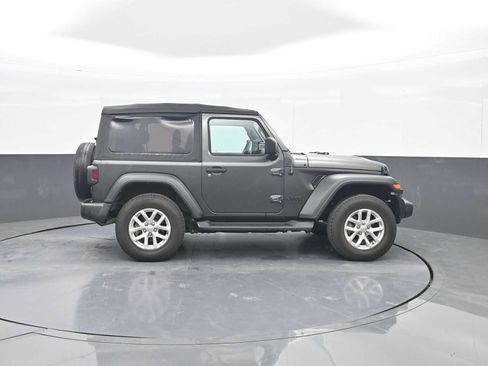 Used 2023 Jeep Wrangler Sport AWD/4WD image 9