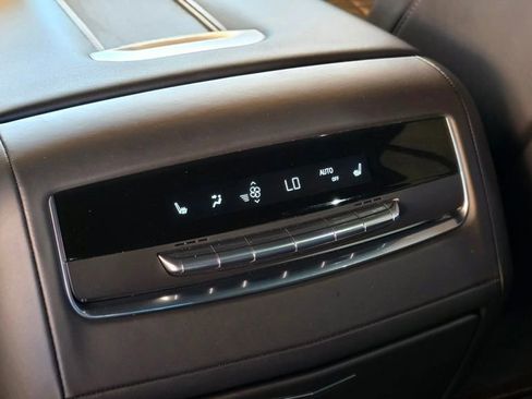 Used 2023 Cadillac Escalade ESV Sport Platinum AWD/4WD image 30
