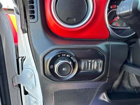 Used 2021 Jeep Wrangler Unlimited Rubicon image 16