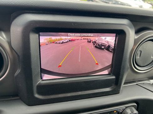 Used 2023 Jeep Wrangler Unlimited Sport AWD/4WD image 19
